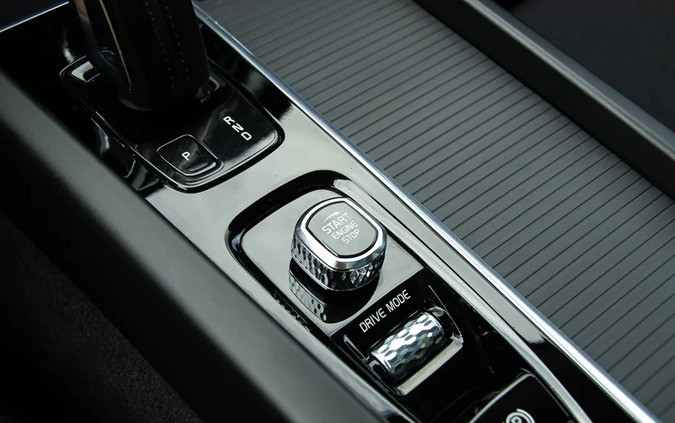 Volvo XC 60 cena 109899 przebieg: 221500, rok produkcji 2020 z Pobiedziska małe 781